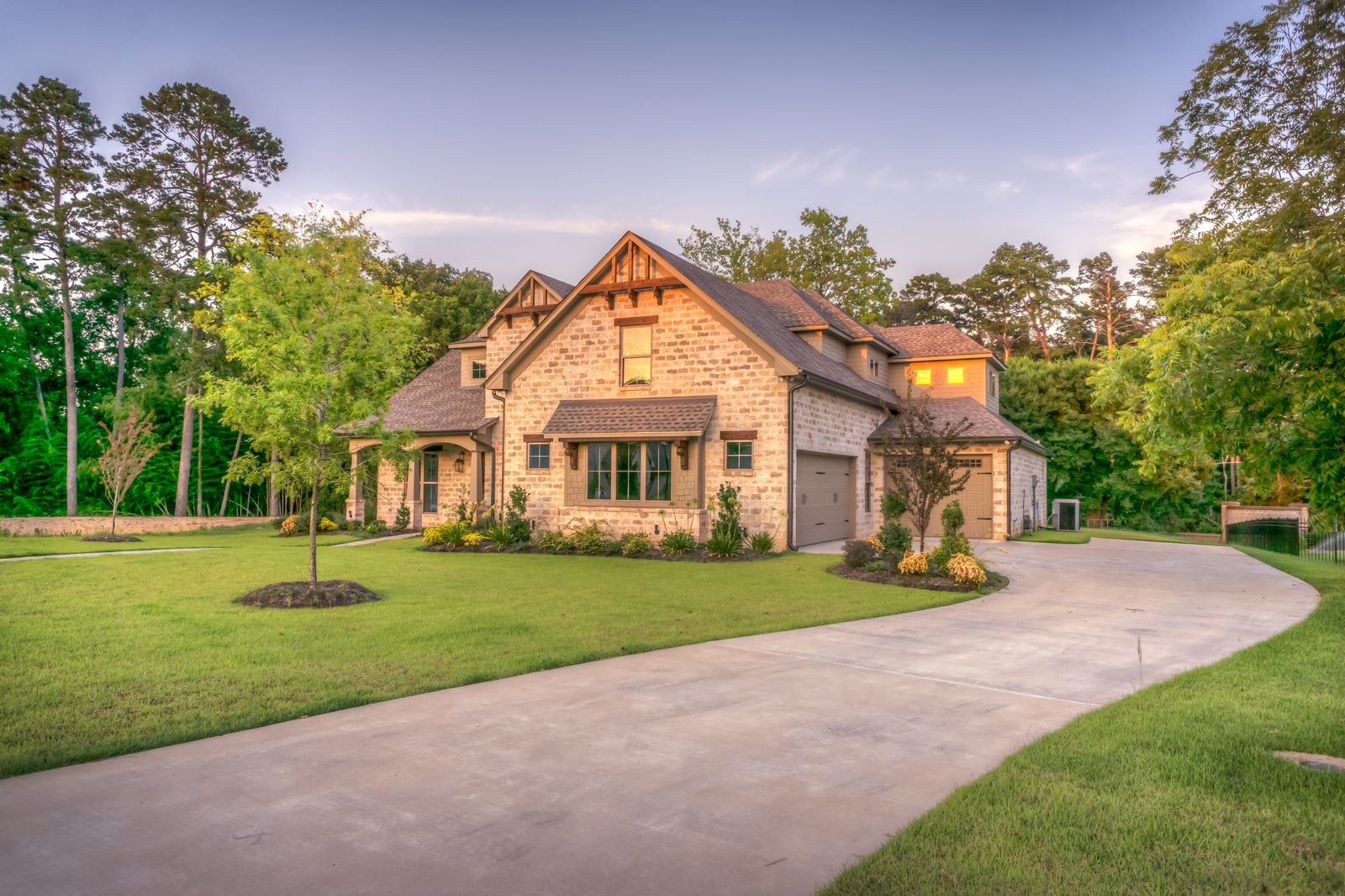 Brick house and driveway — Macon SR22